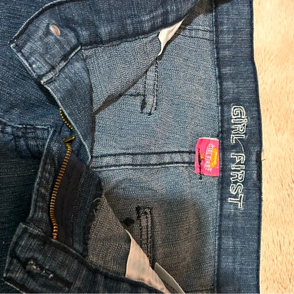 These perfect vintage jeans I am sad to see leave they just didn't fit anymore❤️ - Picture 4 of 5